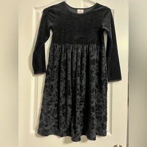 Hanna Andersson Black Floral Velvet Look Dress Girls EU Size 130 US Size 8-10